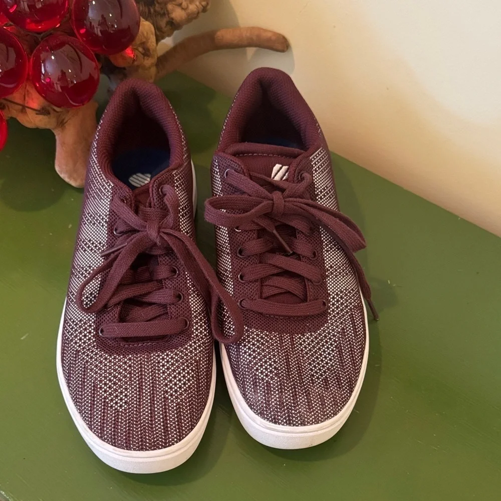 K-Swiss court Addison athletic burgundy and white shoes